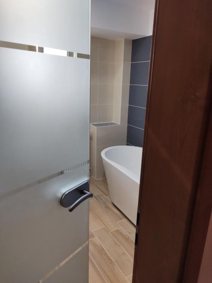 Wenie Apartment By Easyבוקרשט מראה חיצוני תמונה